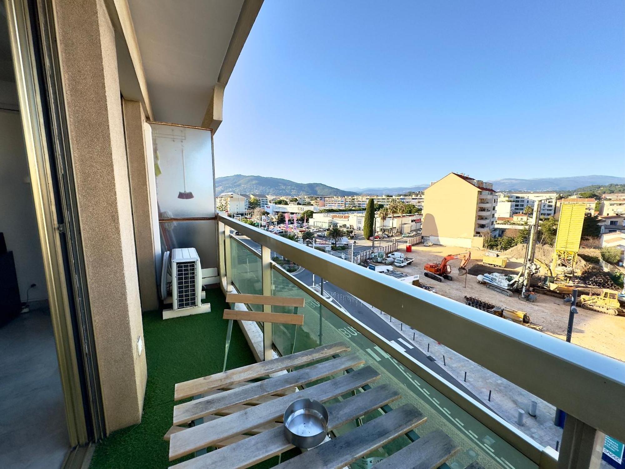 L'ALEXANDRA - TRÉS BEAU 2P - PARKING PRIVÉ - A 5min DES PLAGES DU MIDI Cannes Extérieur photo